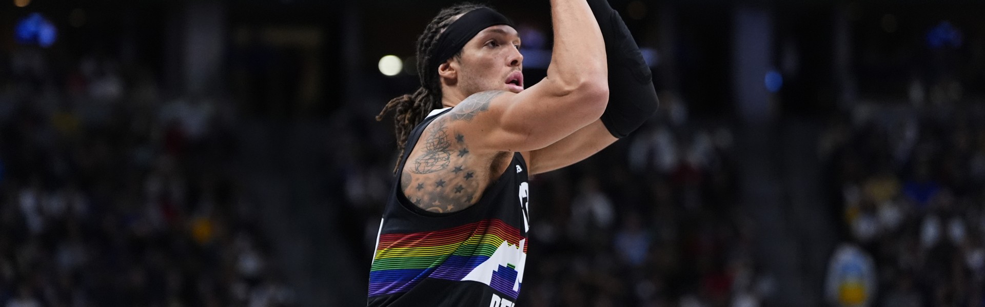 世界杯手机观看-腿筋受伤！阿隆·戈登下半场没首发 本场比赛回归存疑